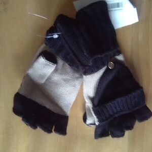 Black and Tan Fingerless Gloves